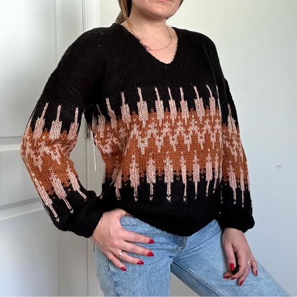 Fair Isle V-neck Pullover Sweater - Picture 3 of 7